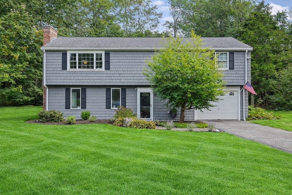 130 Winslow Cemetery Rd, Marshfield, Massachusetts, 3 Bedrooms Bedrooms, 8 Rooms Rooms,1.5 BathroomsBathrooms,Residential,For Sale,Winslow Cemetery Rd,73498874