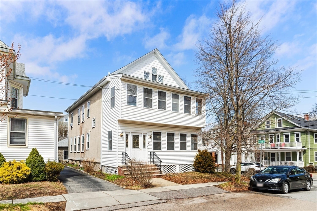 3 Clayton St, Watertown, Massachusetts, 4 Bedrooms Bedrooms, 9 Rooms Rooms,2 BathroomsBathrooms,Residential,For Sale,Clayton St,73498677