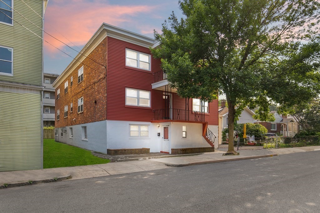 43 Kimball Ave, Revere, Massachusetts, 2 Bedrooms Bedrooms, 4 Rooms Rooms,1 BathroomBathrooms,Residential,For Sale,Kimball Ave,73498888