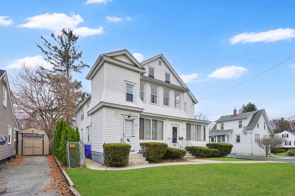 74 David St, Springfield, Massachusetts, 5 Bedrooms Bedrooms, 14 Rooms Rooms,2 BathroomsBathrooms,Residential Income,For Sale,David St,73498903
