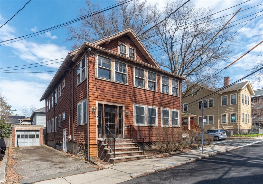29-31 Chatham St, Cambridge, Massachusetts, 4 Bedrooms Bedrooms, 12 Rooms Rooms,2 BathroomsBathrooms,Residential Income,For Sale,Chatham St,73498938