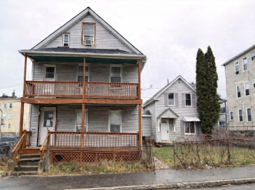 9-11 Barclay St, Worcester, Massachusetts, 7 Bedrooms Bedrooms, 18 Rooms Rooms,4 BathroomsBathrooms,Residential Income,For Sale,Barclay St,73498948