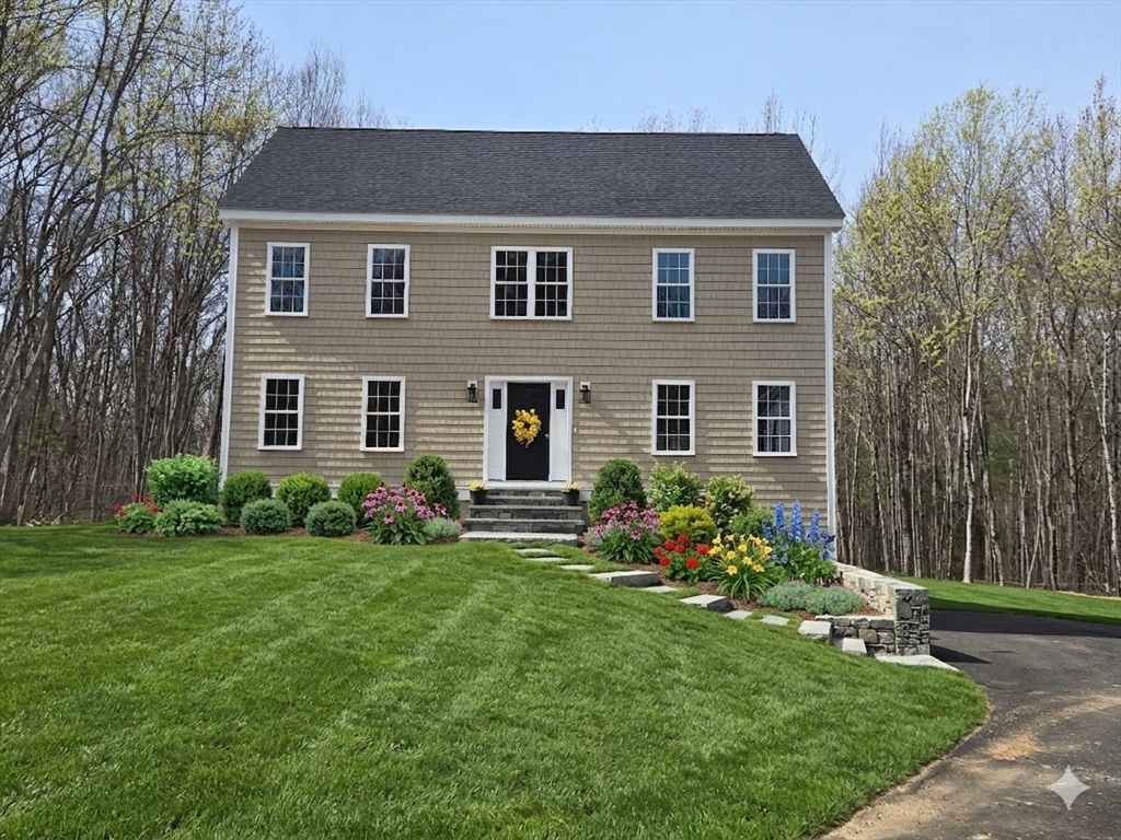 41 Martin Road, Douglas, Massachusetts, 4 Bedrooms Bedrooms, 7 Rooms Rooms,2.5 BathroomsBathrooms,Residential,For Sale,Martin Road,73498599