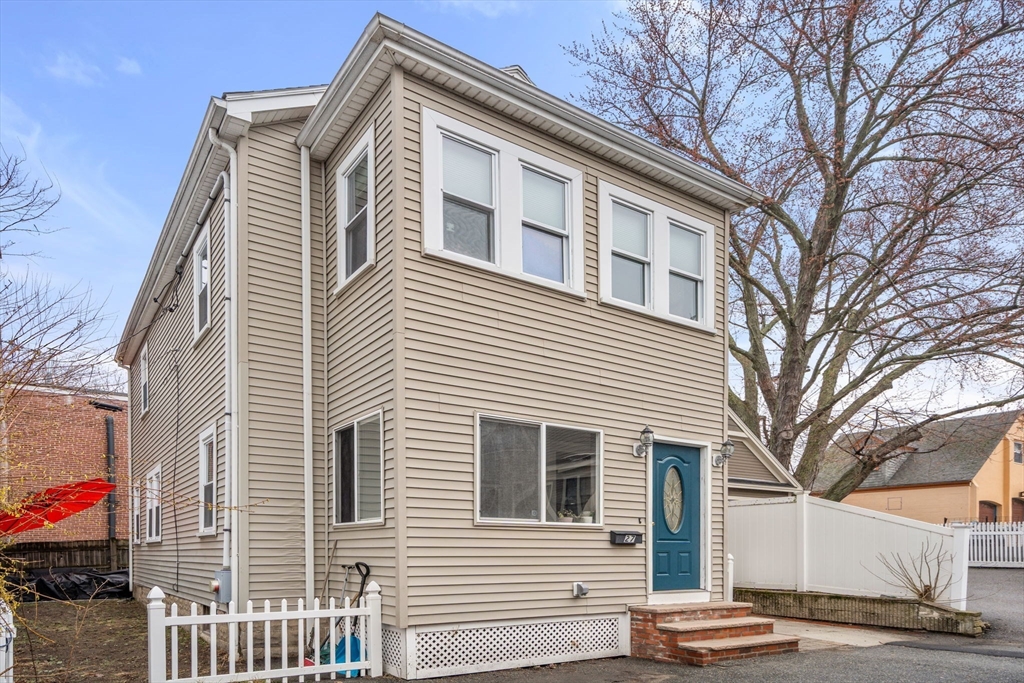 27 Linwood, Arlington, Massachusetts, 3 Bedrooms Bedrooms, 6 Rooms Rooms,1.5 BathroomsBathrooms,Residential,For Sale,Linwood,73498216