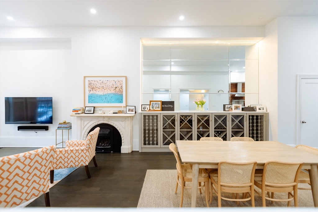 19 Worcester Street, Boston, Massachusetts, 2 Bedrooms Bedrooms, 5 Rooms Rooms,2.5 BathroomsBathrooms,Residential,For Sale,Worcester Street,73494831