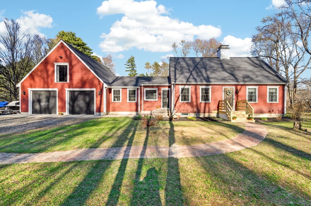 358 Marion Rd, Middleboro, Massachusetts, 3 Bedrooms Bedrooms, 6 Rooms Rooms,3 BathroomsBathrooms,Residential,For Sale,Marion Rd,73498897