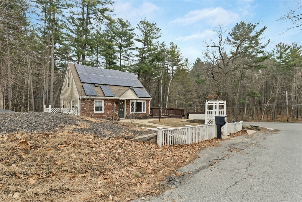 1 Mt Paul Road, Tyngsborough, Massachusetts, 4 Bedrooms Bedrooms, 6 Rooms Rooms,1 BathroomBathrooms,Residential,For Sale,Mt Paul Road,73499001