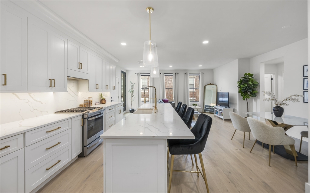 839 Saratoga St, Boston, Massachusetts, 3 Bedrooms Bedrooms, 6 Rooms Rooms,2 BathroomsBathrooms,Residential,For Sale,Saratoga St,73499013