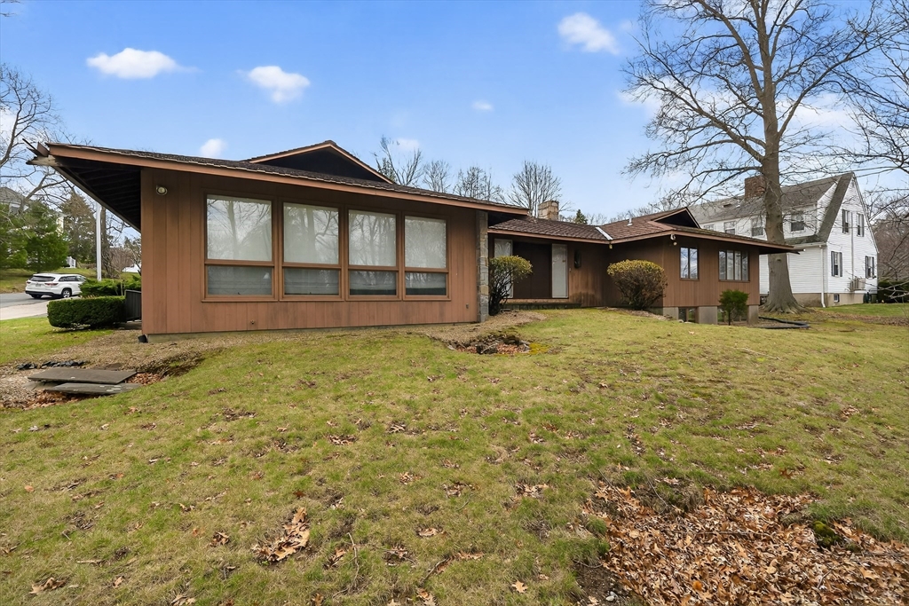 312 Adams St, Quincy, Massachusetts, 4 Bedrooms Bedrooms, 9 Rooms Rooms,2.5 BathroomsBathrooms,Residential,For Sale,Adams St,73499019