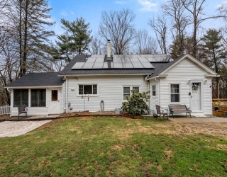 61 E Brimfield Rd, Holland, Massachusetts, 4 Bedrooms Bedrooms, 8 Rooms Rooms,3 BathroomsBathrooms,Residential,For Sale,E Brimfield Rd,73499025