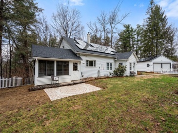 61 E Brimfield Rd, Holland, Massachusetts, 4 Bedrooms Bedrooms, 8 Rooms Rooms,3 BathroomsBathrooms,Residential,For Sale,E Brimfield Rd,73499025