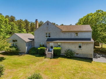2 Short Lots Ln, Truro, Massachusetts, 3 Bedrooms Bedrooms, 7 Rooms Rooms,2.5 BathroomsBathrooms,Residential,For Sale,Short Lots Ln,73499027