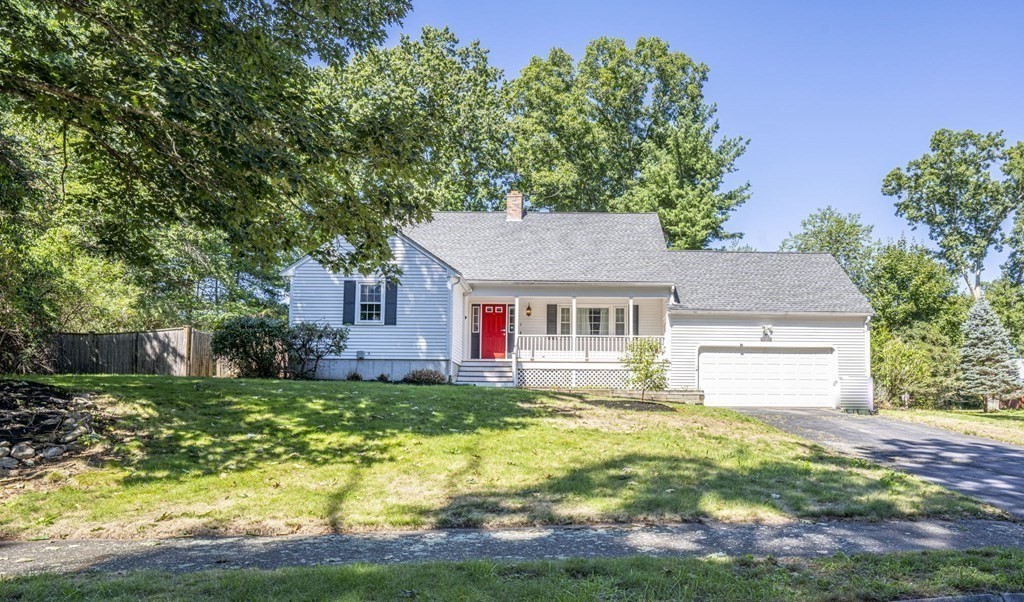 2 Toni Ln, Franklin, Massachusetts, 4 Bedrooms Bedrooms, 8 Rooms Rooms,2.5 BathroomsBathrooms,Residential Lease,For Rent,Toni Ln,73499003