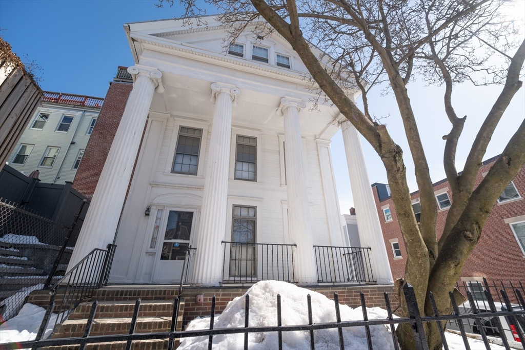 33 Cordis Street, Boston, Massachusetts, 4 Bedrooms Bedrooms, 11 Rooms Rooms,3 BathroomsBathrooms,Residential,For Sale,Cordis Street,73499055