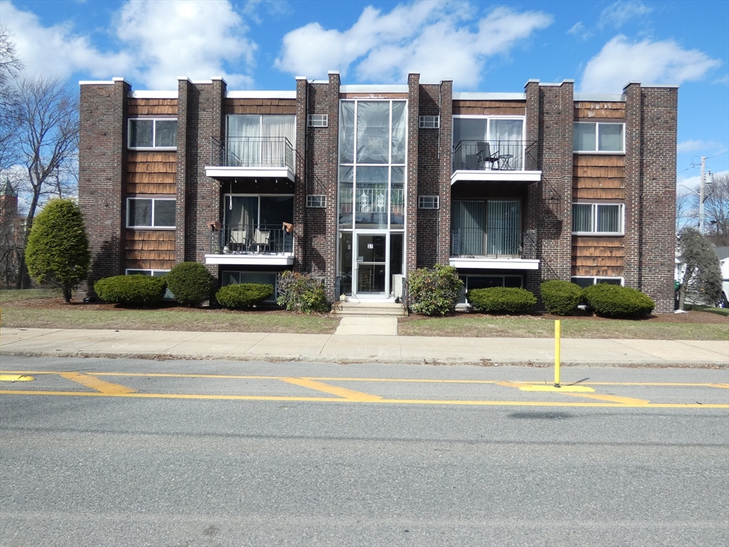 37 South St, Medford, Massachusetts, 2 Bedrooms Bedrooms, 4 Rooms Rooms,1 BathroomBathrooms,Residential Lease,For Rent,South St,73499062