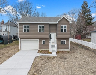 15 Jean Street, Acushnet, Massachusetts, 3 Bedrooms Bedrooms, 7 Rooms Rooms,2.5 BathroomsBathrooms,Residential,For Sale,Jean Street,73499056