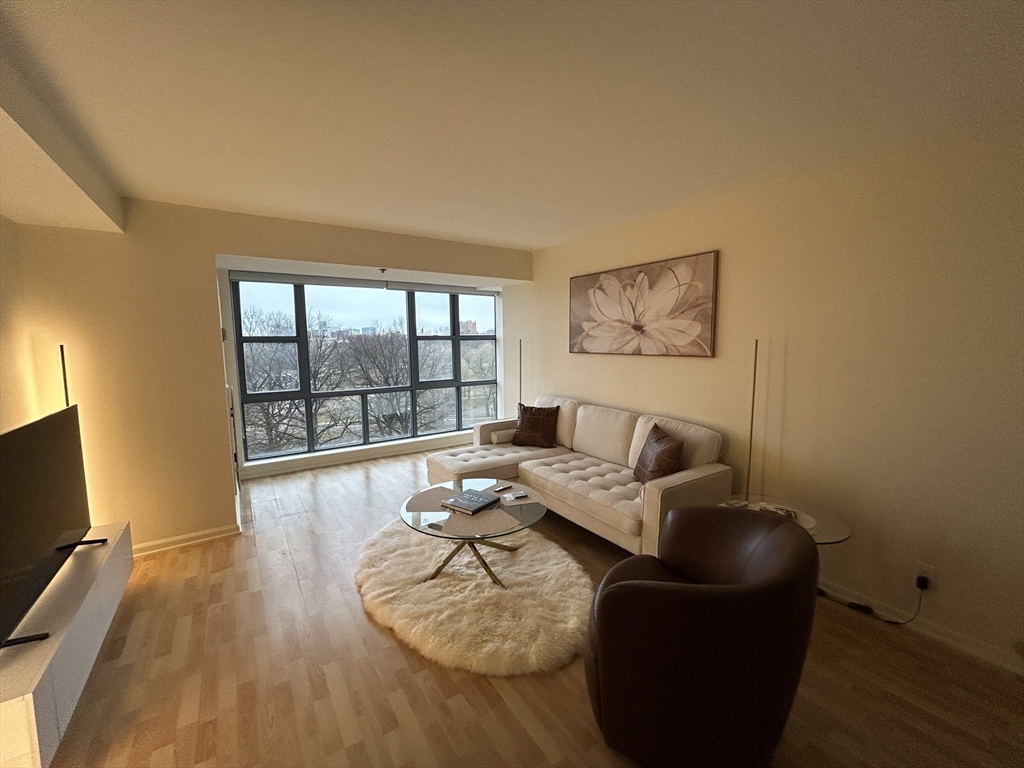 170 Tremont Street, Boston, Massachusetts, 1 Bedroom Bedrooms, 3 Rooms Rooms,1 BathroomBathrooms,Residential Lease,For Rent,Tremont Street,73499068
