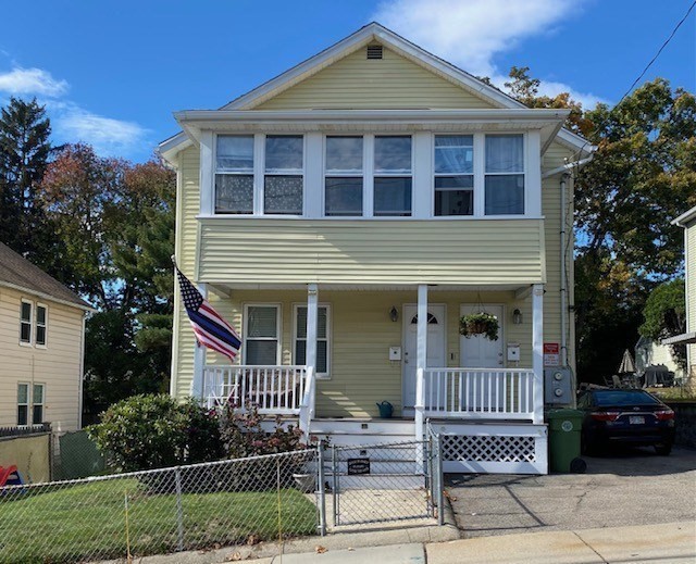 27 Morton St, Watertown, Massachusetts, 3 Bedrooms Bedrooms, 6 Rooms Rooms,1 BathroomBathrooms,Residential Lease,For Rent,Morton St,73499107