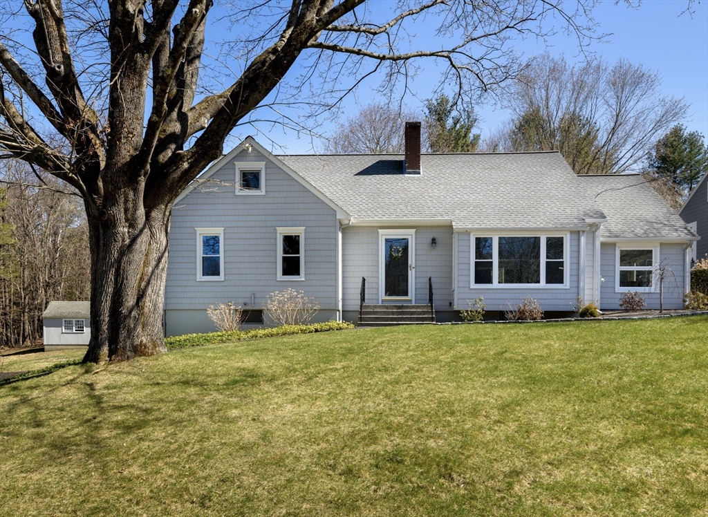 14 Wyndhurst Dr, Holden, Massachusetts, 5 Bedrooms Bedrooms, 9 Rooms Rooms,2.5 BathroomsBathrooms,Residential,For Sale,Wyndhurst Dr,73498715