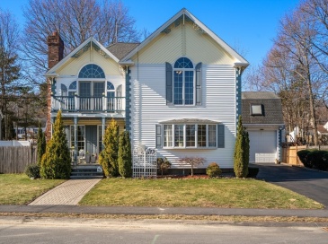 113 Temple Rd, Waltham, Massachusetts, 5 Bedrooms Bedrooms, 11 Rooms Rooms,3.5 BathroomsBathrooms,Residential,For Sale,Temple Rd,73499106