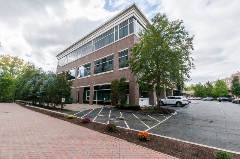 290 Pleasant St, Watertown, Massachusetts, 1 Bedroom Bedrooms, 2 Rooms Rooms,1 BathroomBathrooms,Residential Lease,For Rent,Pleasant St,73499117