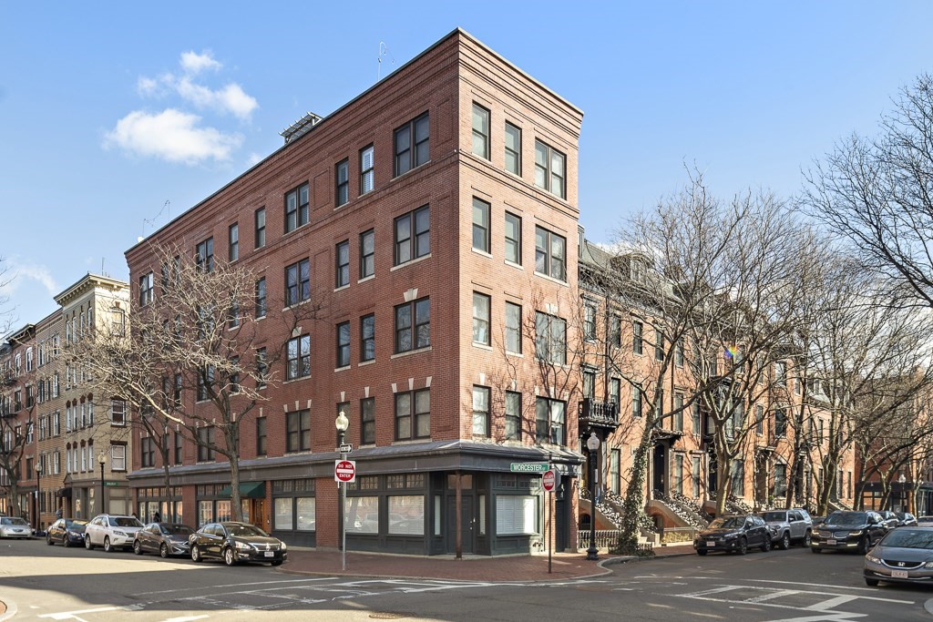 486 Shawmut Avenue, Boston, Massachusetts, 1 Bedroom Bedrooms, 3 Rooms Rooms,1 BathroomBathrooms,Residential Lease,For Rent,Shawmut Avenue,73499115