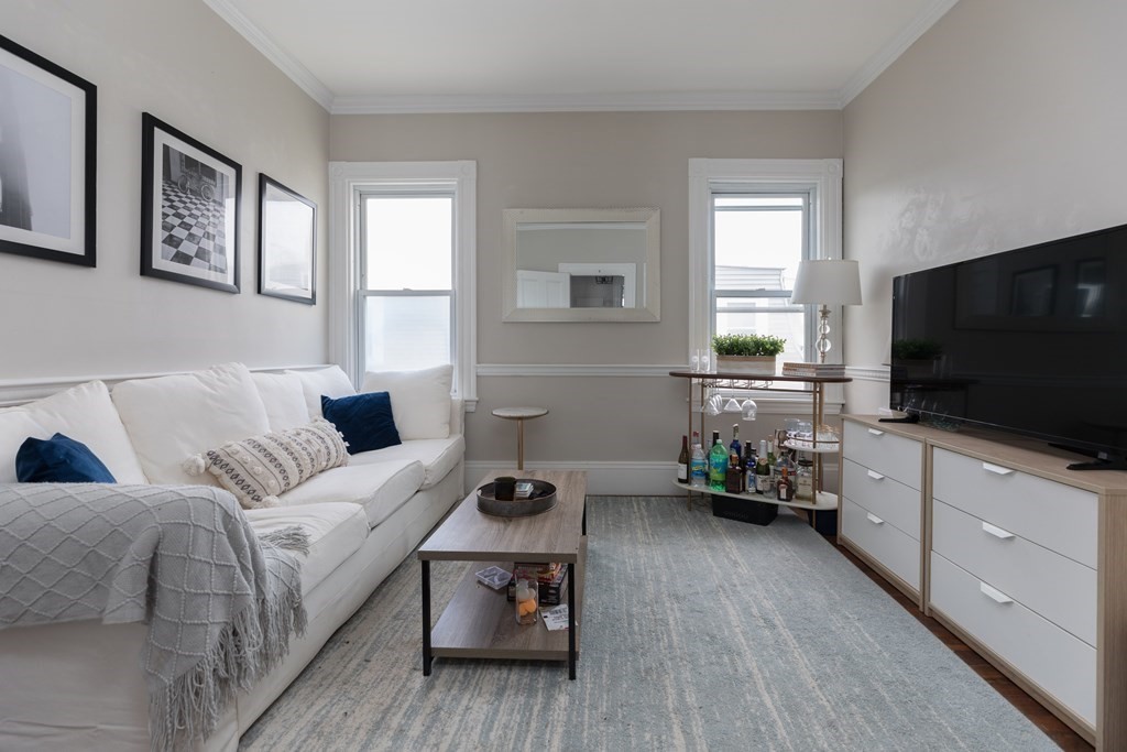 233 E Street, Boston, Massachusetts, 3 Bedrooms Bedrooms, 7 Rooms Rooms,2 BathroomsBathrooms,Residential Lease,For Rent,E Street,73498967