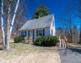 390 Shays St, Amherst, Massachusetts, 3 Bedrooms Bedrooms, 6 Rooms Rooms,1 BathroomBathrooms,Residential,For Sale,Shays St,73498960