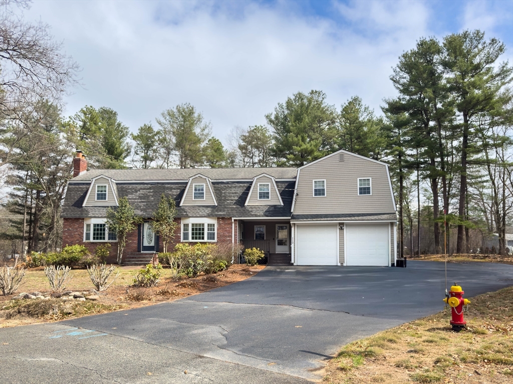 110 Maureen Dr, Tewksbury, Massachusetts, 5 Bedrooms Bedrooms, 10 Rooms Rooms,3.5 BathroomsBathrooms,Residential,For Sale,Maureen Dr,73499118