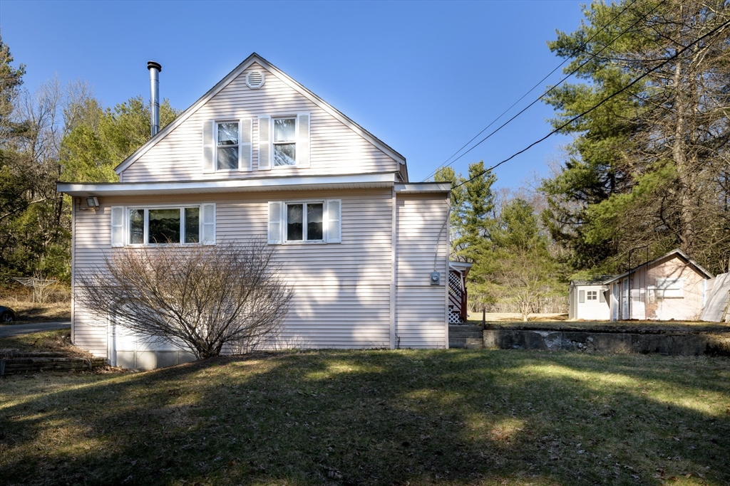 1138 Wachusett St, Holden, Massachusetts, 2 Bedrooms Bedrooms, 7 Rooms Rooms,1 BathroomBathrooms,Residential,For Sale,Wachusett St,73494933