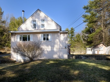 1138 Wachusett St, Holden, Massachusetts, 2 Bedrooms Bedrooms, 7 Rooms Rooms,1 BathroomBathrooms,Residential,For Sale,Wachusett St,73494933