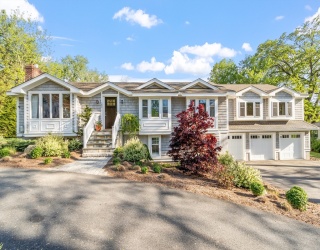 204 Virginia Rd, Concord, Massachusetts, 4 Bedrooms Bedrooms, 10 Rooms Rooms,5.5 BathroomsBathrooms,Residential,For Sale,Virginia Rd,73499154