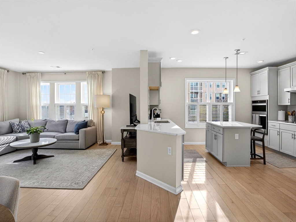 4 Peters Farm Way, Westborough, Massachusetts, 2 Bedrooms Bedrooms, 5 Rooms Rooms,2 BathroomsBathrooms,Residential,For Sale,Peters Farm Way,73499155