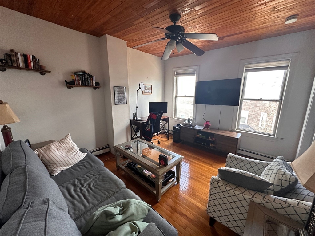 63 I, Boston, Massachusetts, 2 Bedrooms Bedrooms, 5 Rooms Rooms,1 BathroomBathrooms,Residential Lease,For Rent,I,73499171
