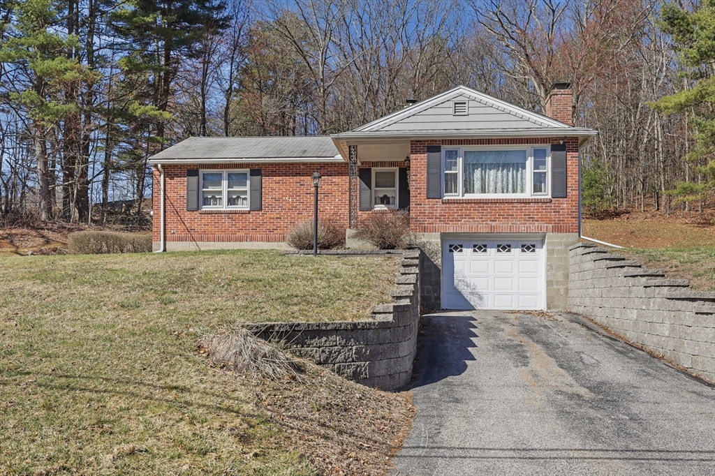 610 Grafton Street, Shrewsbury, Massachusetts, 4 Bedrooms Bedrooms, 7 Rooms Rooms,1 BathroomBathrooms,Residential,For Sale,Grafton Street,73499158