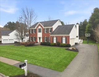 24 Winthrop Dr, Franklin, Massachusetts, 4 Bedrooms Bedrooms, 9 Rooms Rooms,3.5 BathroomsBathrooms,Residential,For Sale,Winthrop Dr,73499166