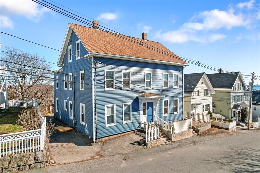 23 Mount Vernon St, Gloucester, Massachusetts, 9 Bedrooms Bedrooms, 22 Rooms Rooms,5 BathroomsBathrooms,Residential Income,For Sale,Mount Vernon St,73499191