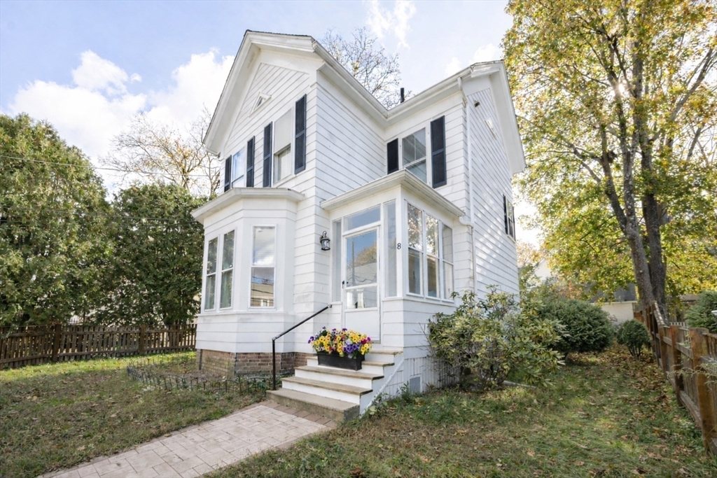 8 Concord Street, Natick, Massachusetts, 3 Bedrooms Bedrooms, 7 Rooms Rooms,1.5 BathroomsBathrooms,Residential,For Sale,Concord Street,73499200