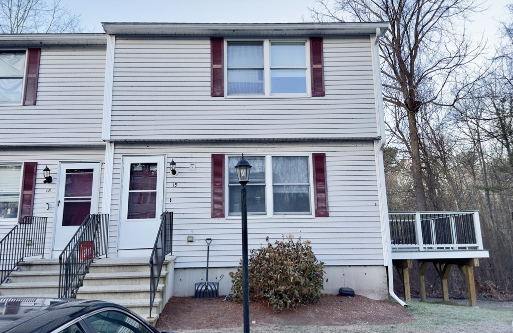 101 Donohue Rd, Dracut, Massachusetts, 2 Bedrooms Bedrooms, 4 Rooms Rooms,2.5 BathroomsBathrooms,Residential,For Sale,Donohue Rd,73440954