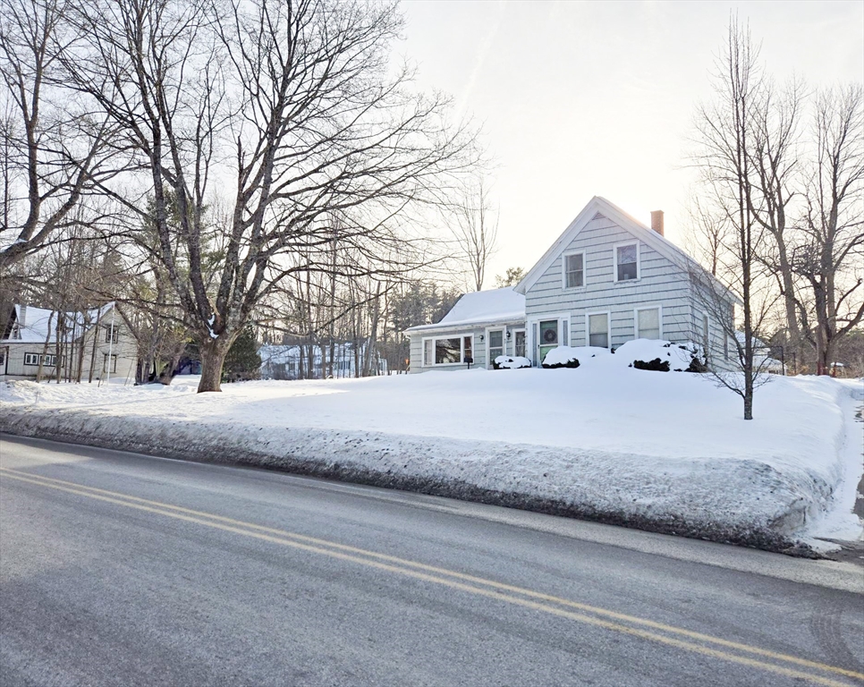93 High Street, Winchendon, Massachusetts, 4 Bedrooms Bedrooms, 9 Rooms Rooms,1.5 BathroomsBathrooms,Residential,For Sale,High Street,73477942