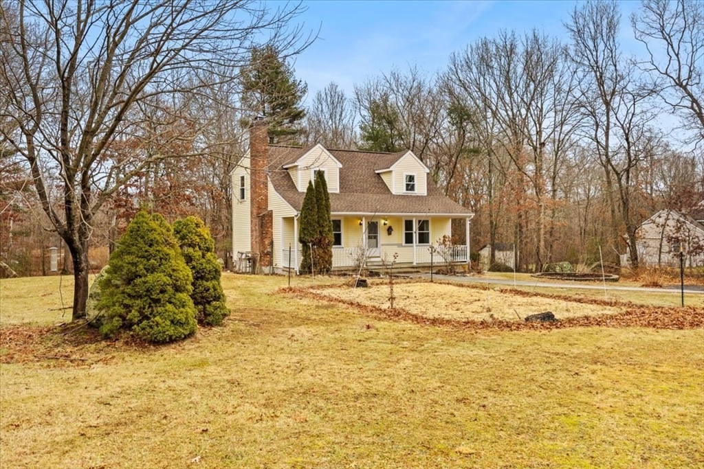 349 Anawan St, Rehoboth, Massachusetts, 3 Bedrooms Bedrooms, 5 Rooms Rooms,2 BathroomsBathrooms,Residential,For Sale,Anawan St,73468074