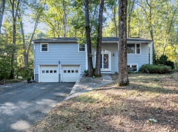 32 Stonewall Dr, Northampton, Massachusetts, 3 Bedrooms Bedrooms, 7 Rooms Rooms,1.5 BathroomsBathrooms,Residential,For Sale,Stonewall Dr,73444381
