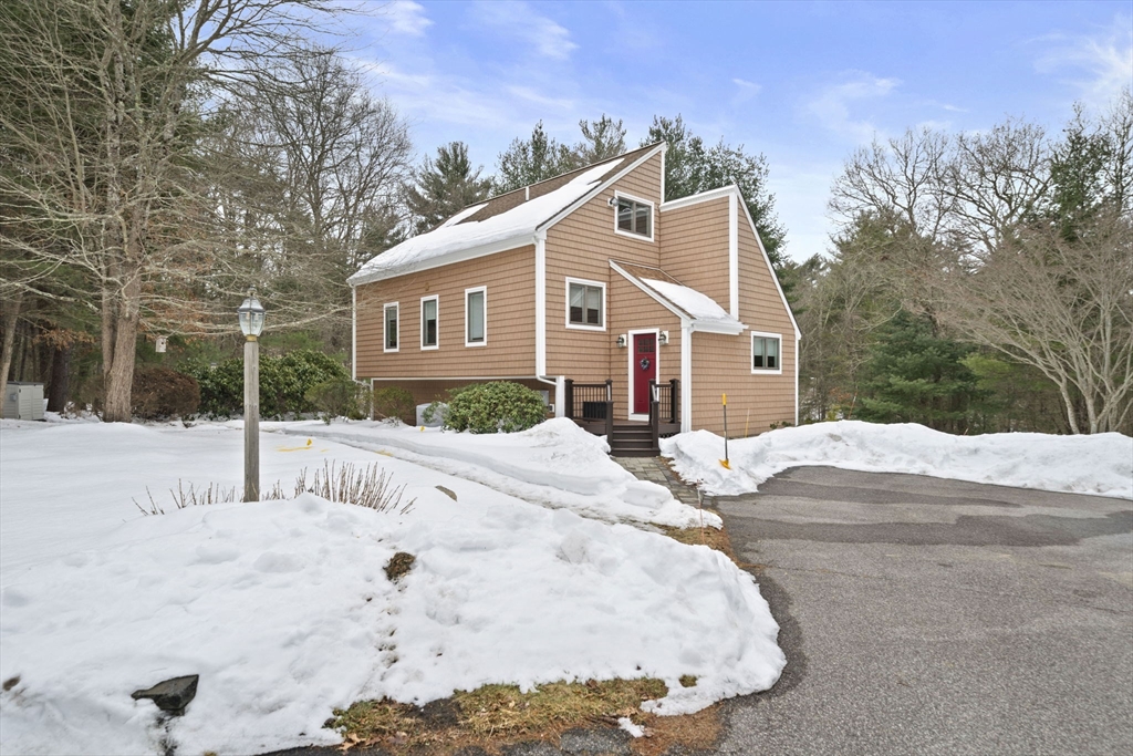 12 Herring Brook Ln, Pembroke, Massachusetts, 3 Bedrooms Bedrooms, 6 Rooms Rooms,1.5 BathroomsBathrooms,Residential,For Sale,Herring Brook Ln,73481835