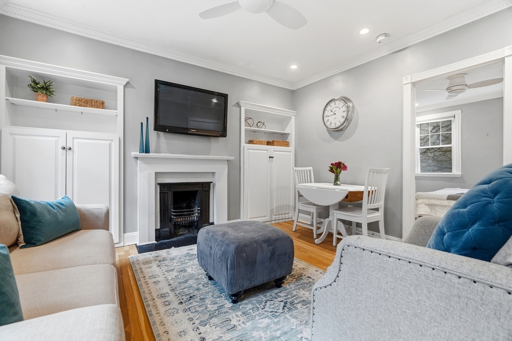 12 Melrose St, Boston, Massachusetts, 1 Bedroom Bedrooms, 3 Rooms Rooms,1 BathroomBathrooms,Residential,For Sale,Melrose St,73499221