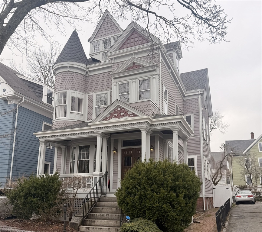 9 Forrester St, Salem, Massachusetts, 5 Bedrooms Bedrooms, 10 Rooms Rooms,1.5 BathroomsBathrooms,Residential Lease,For Rent,Forrester St,73499222