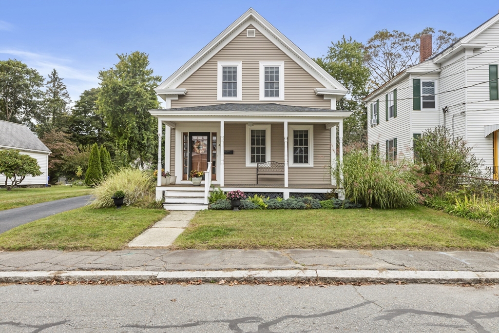 26 Maple St, Taunton, Massachusetts, 4 Bedrooms Bedrooms, 9 Rooms Rooms,2 BathroomsBathrooms,Residential,For Sale,Maple St,73499230