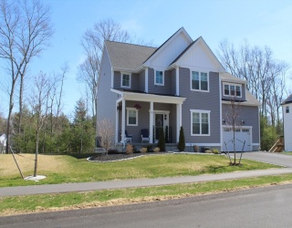 31 Lilac Ave, Bellingham, Massachusetts, 4 Bedrooms Bedrooms, 8 Rooms Rooms,2.5 BathroomsBathrooms,Residential,For Sale,Lilac Ave,73499306