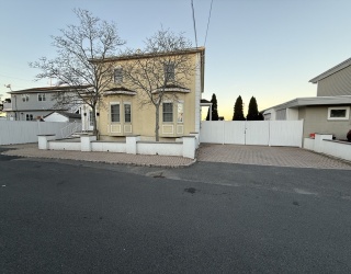 37 Vera St, Revere, Massachusetts, 3 Bedrooms Bedrooms, 5 Rooms Rooms,1.5 BathroomsBathrooms,Residential Lease,For Rent,Vera St,73499309