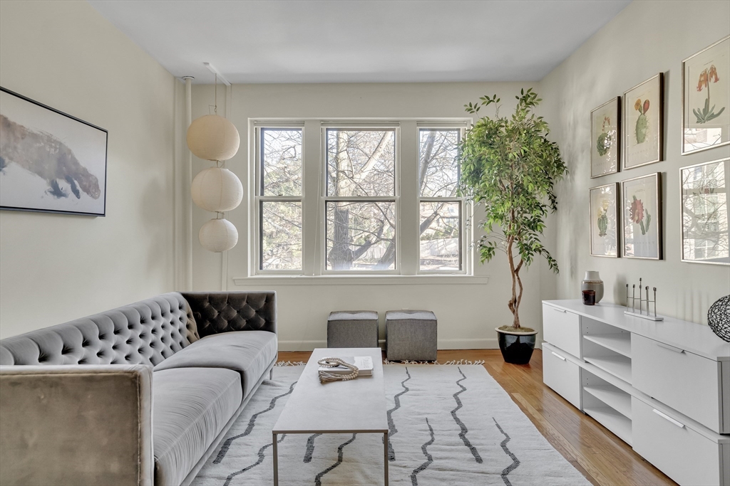 66 Marshal Street, Brookline, Massachusetts, 2 Bedrooms Bedrooms, 5 Rooms Rooms,1 BathroomBathrooms,Residential Lease,For Rent,Marshal Street,73499348