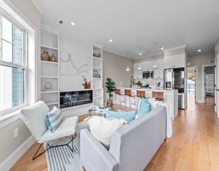 31 Boardman Street, Boston, Massachusetts, 2 Bedrooms Bedrooms, 5 Rooms Rooms,2 BathroomsBathrooms,Residential Lease,For Rent,Boardman Street,73499245